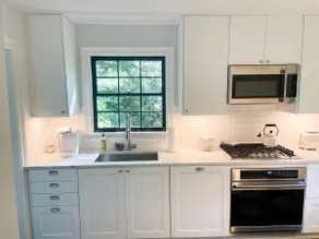 Elegant Hideaway: Cozy Cottage in Katonah, NY - Image 4