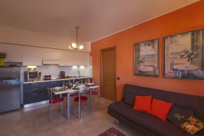 Casa Fiorita: Leggiuno 100 meters from lake Apartment with shared Pool - Happy Rentals - Image 3