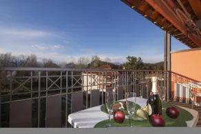 Casa Fiorita: Leggiuno 100 meters from lake Apartment with shared Pool - Happy Rentals - Image 2