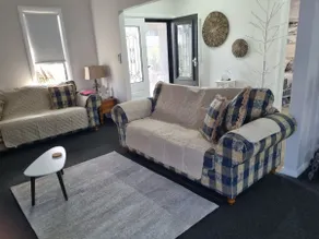 Seaside Shellharbour, 3 mins walk to beach, lake - Image 2