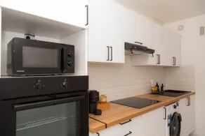 Renovated apartment located on the outskirts of Paris. - Image 4
