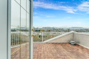 3BR Home | Rooftop View, Private Terrace & Parking - Image 4