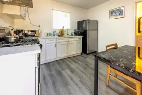 Private access suite + private kitchen + private bathroom #M - Image 4