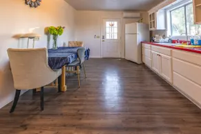 Private access to simple cozy suite #W - Image 5