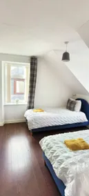 Cozy Attic in Largs with free parking - Image 4