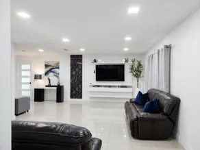 Stylish Oasis Near Sawgrass Mills & Arena - Image 2