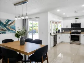 Stylish Oasis Near Sawgrass Mills & Arena - Image 3