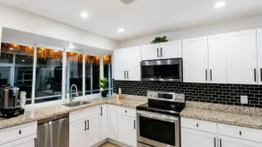 Stylish Canal‑Front Oasis - Sawgrass Mills & Arena - Image 4