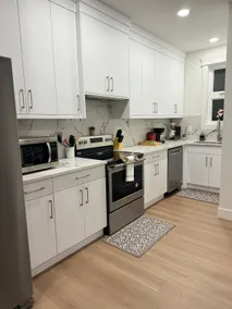Cozy Hidden Gem walking distance to SEA airport - Image 5