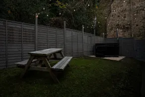 Hugo’s Luxury Barn - Image 3