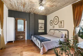 Historic Shotgun House *Walk To Town* Biking* - Image 5
