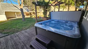 Large Cape Cod, HotTub, Fireplace, Fenced BackYard - Image 2