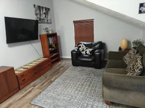Maple Place Guesthouse - Image 2