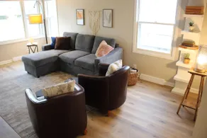 Lambeau Flats 2-Br Lower by Lambeau, Resch! - Image 2