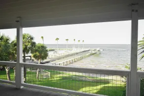 Pier 6 Beach House - Image 5