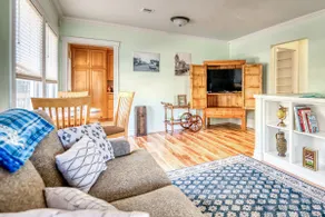 La Maison - Elegant 2BR Escape - Free Breakfast! - Image 3