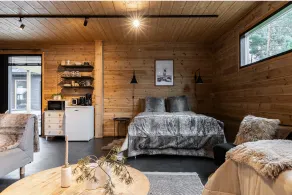 Log cabin of peace - Image 3