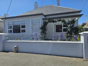 RoseIris Cottage - City Charm - Image 4