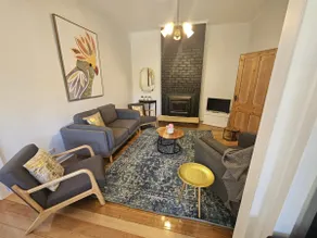 RoseIris Cottage - City Charm - Image 2