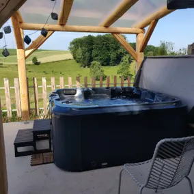 4* Accommodation – Swimming Pool + Hot Tub + Sauna - Image 5