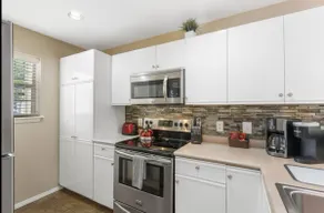 Beautiful, Modern Condo-No Stairs!-King Beds! - Image 5