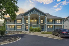 Beautiful, Modern Condo-No Stairs!-King Beds! - Image 2