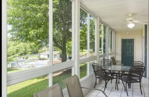 Beautiful, Modern Condo-No Stairs!-King Beds! - Image 4