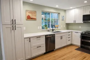 Cozy Family Retreat - Urban Farm with Chickens! - Image 2