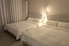 Hwangnidan-gil 7 minutes/3 bedrooms/4 queen-size beds/Netflix/4 air conditioners/Kuljam bed/Gyeongju World/Air Lapp/8 people/free parking/1st floor - Image 3
