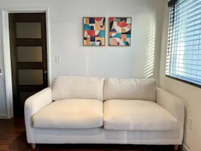 Upscale Belmont Shore King Suite, mins to beach - Image 4