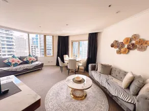 Fancy home with water view in the rocks - Image 3