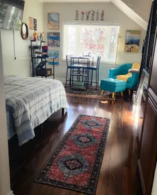 Charming Cozy Studio Centrally Located - Image 5