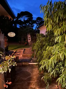 5 minute walk to town centre. Tranquil garden. - Image 5