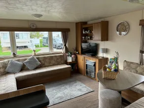 Luxury Pet Friendly Hot Tub Breaks at Tattershall - Image 4
