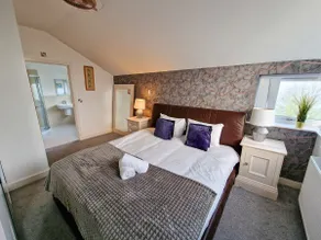 4 Bed Home in Altrincham by City SuperHost - Image 5