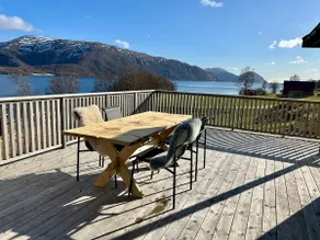 Cottage by the lake - Image 3