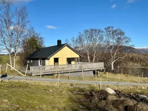 Cottage by the lake - Image 2