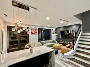 Ultra modern new home w/rooftop - Image 2