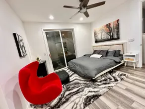 Ultra modern new home w/rooftop - Image 5