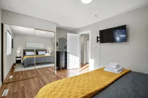 King Bed, A/C, BBQ, 10-min DT/Stampede/Zoo - Image 2
