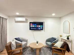 Modern Home Mins To All SD Attractions - Image 3