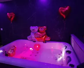 Unik Instant Romantic Suite - Image 4