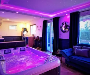 Unik Instant Romantic Suite - Image 5