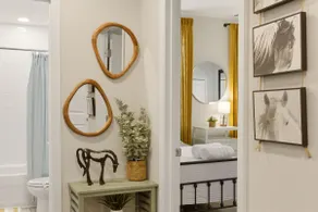 Apartment in Downtown Square | Mins to WEC | 2BR| - Image 4