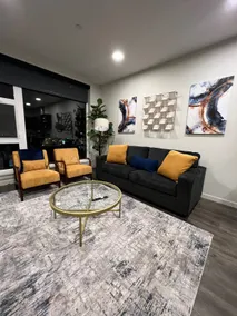 Modern Luxury Living with a View and Gym - Image 4