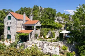 Villa Lipa with hot tub Omiš - Image 3
