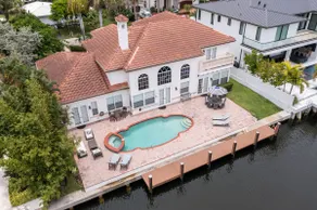 944 Large Home in Tropic Isles | by Brampton Park - Image 2