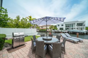 944 Large Home in Tropic Isles | by Brampton Park - Image 3