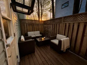 2BR/2BTH Upper Suite | East River Rd Near Downtown - Image 2