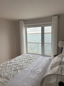 Unique Waterfront House 4 BDRs, Near MTL, Fishing - Image 3